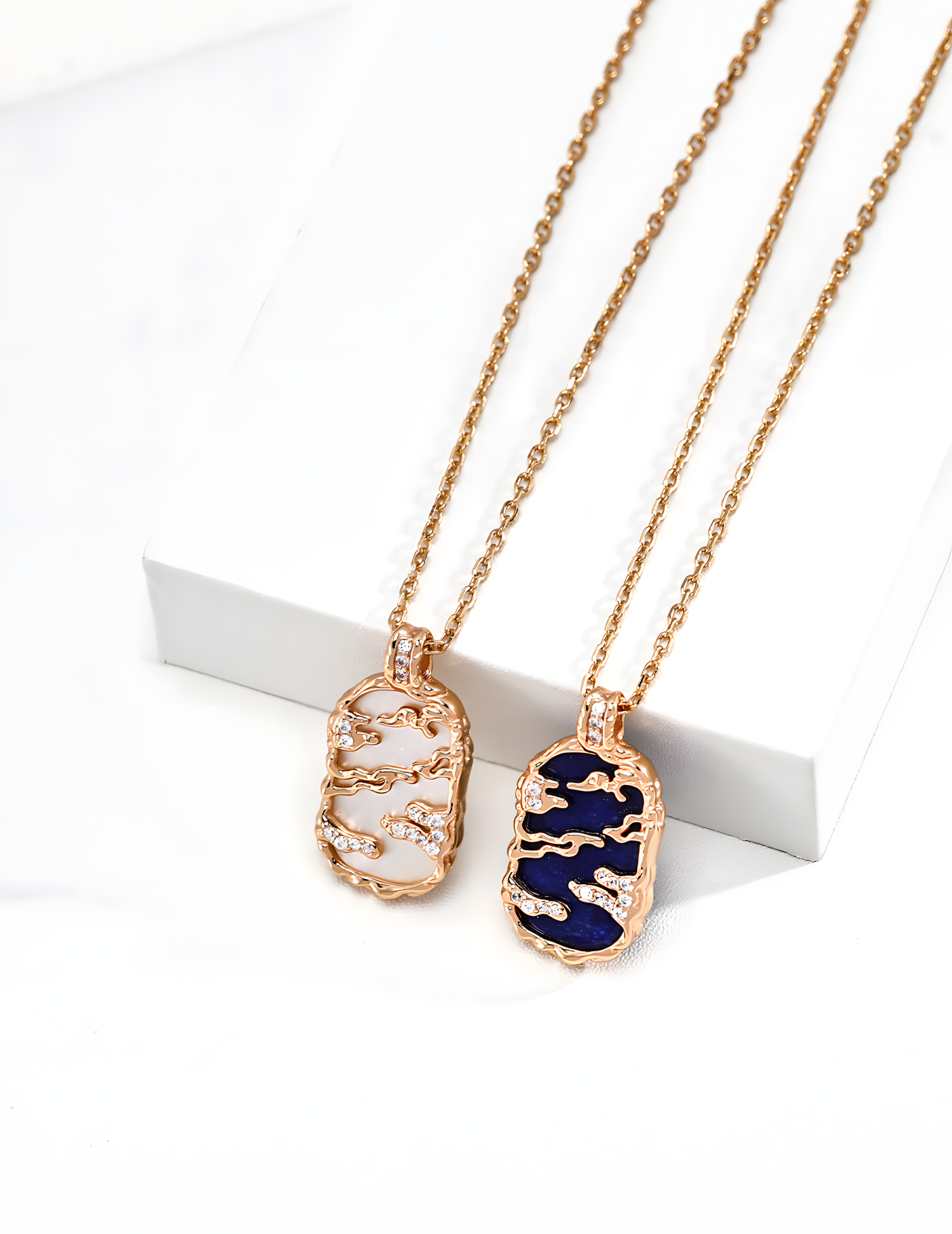 SENLORE Vintage Fuyao Necklace – Lifestyle Shot