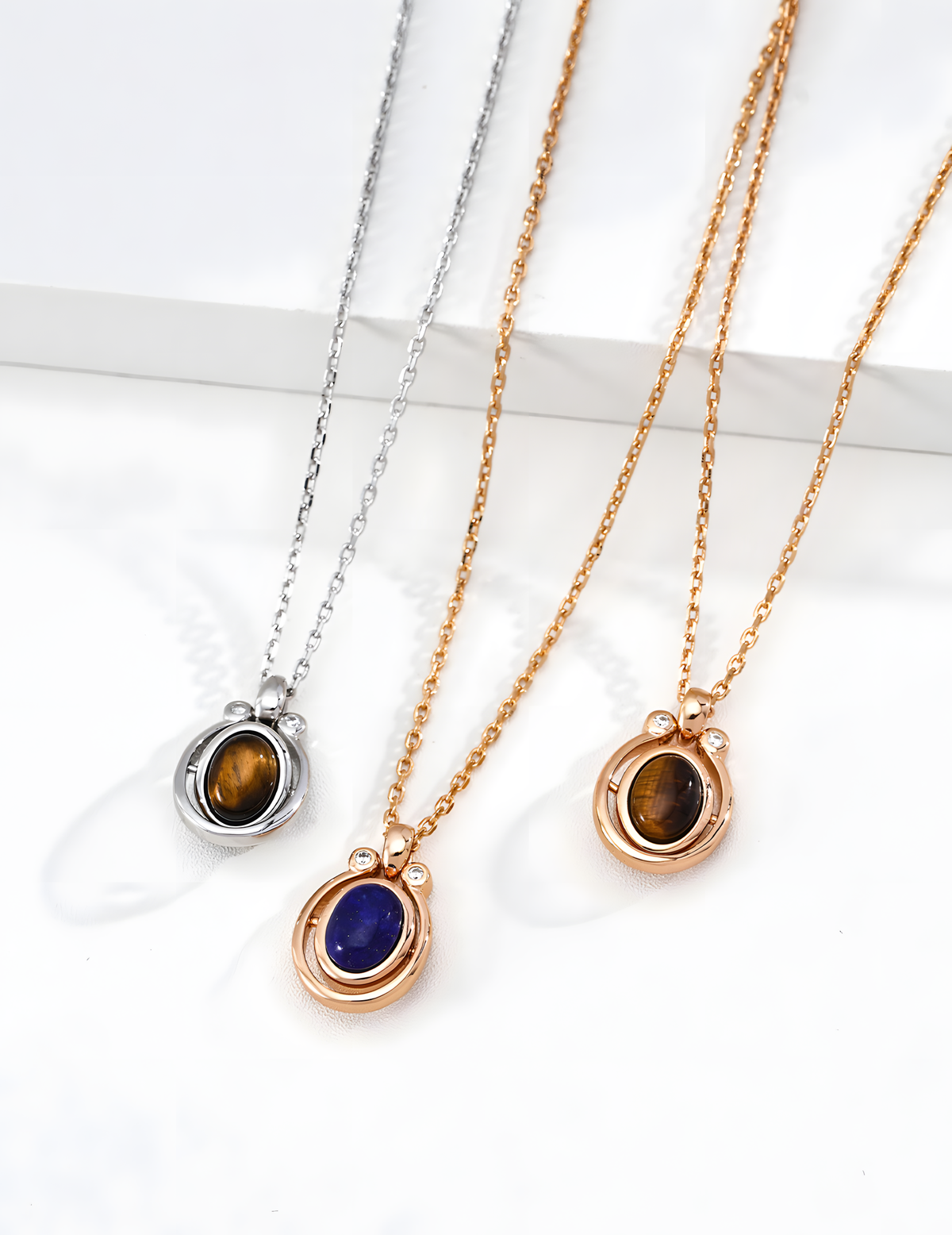 SENLORE Palace Style Necklace – Detail Close-up