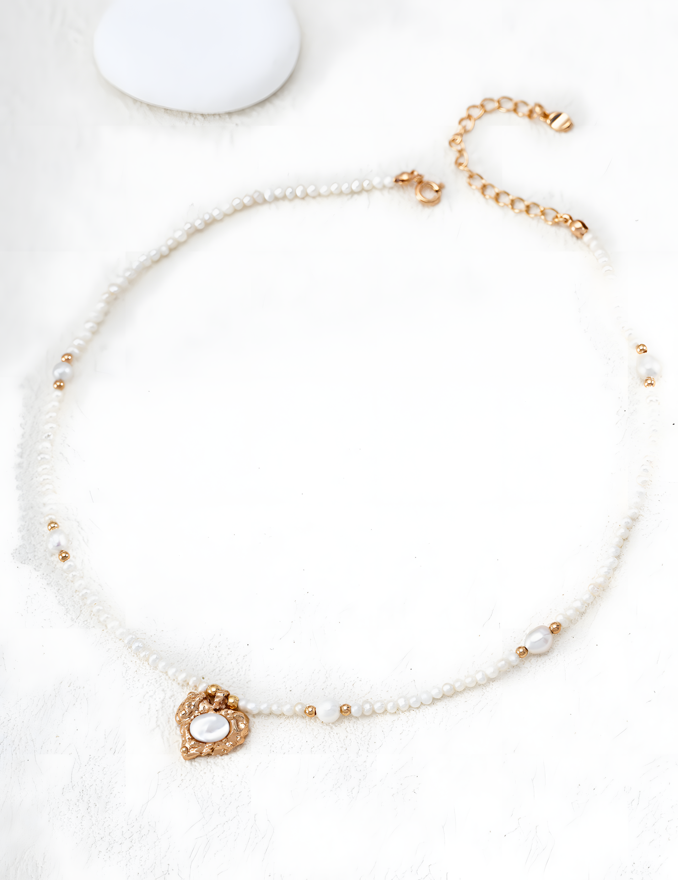 SENLORE Vintage Mother-of-Pearl Necklace – Side View