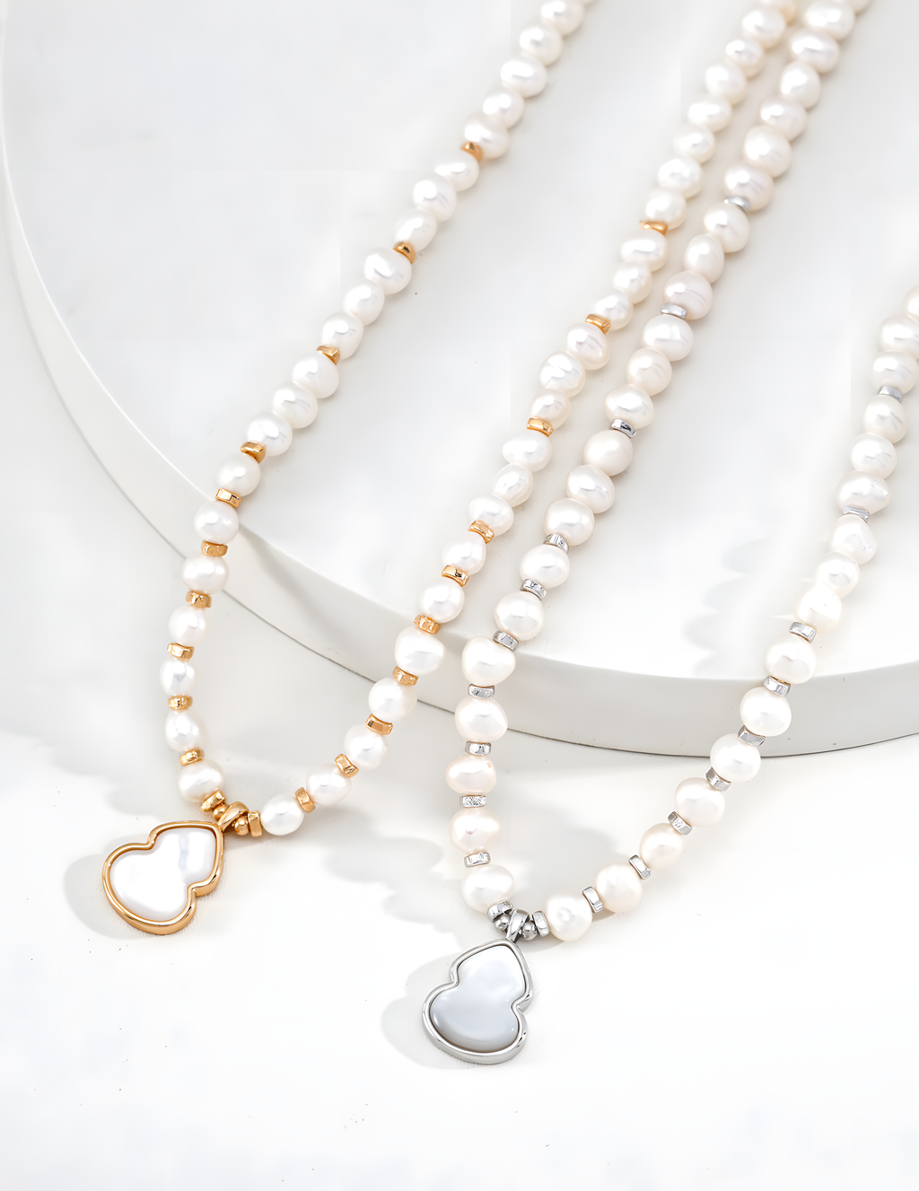 SENLORE Fu Lu Necklace – Lifestyle Shot