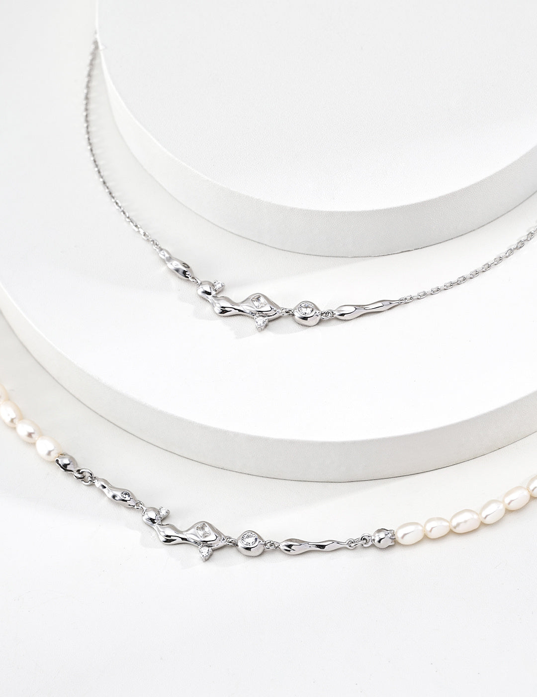 SENLORE Starry Dream River Necklace – Lifestyle Shot