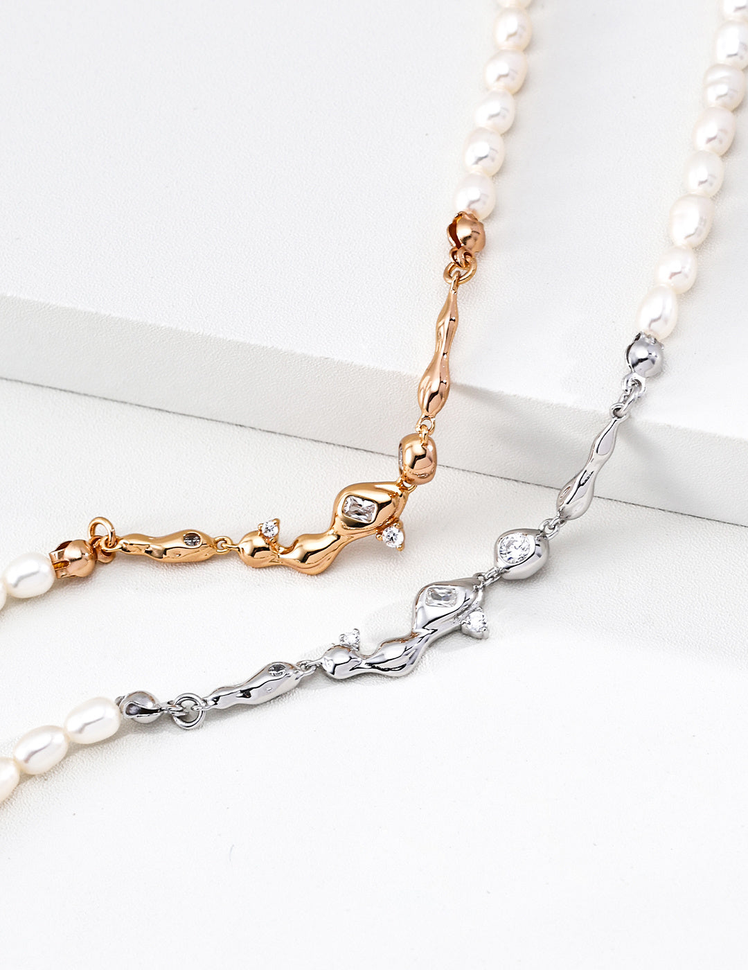 SENLORE Starry Dream River Necklace – Lifestyle Shot