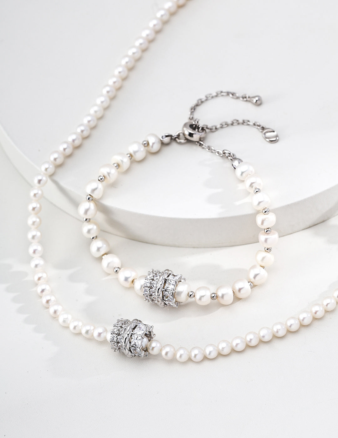 SENLORE Galaxy Pearl Bead Bracelet – Front View