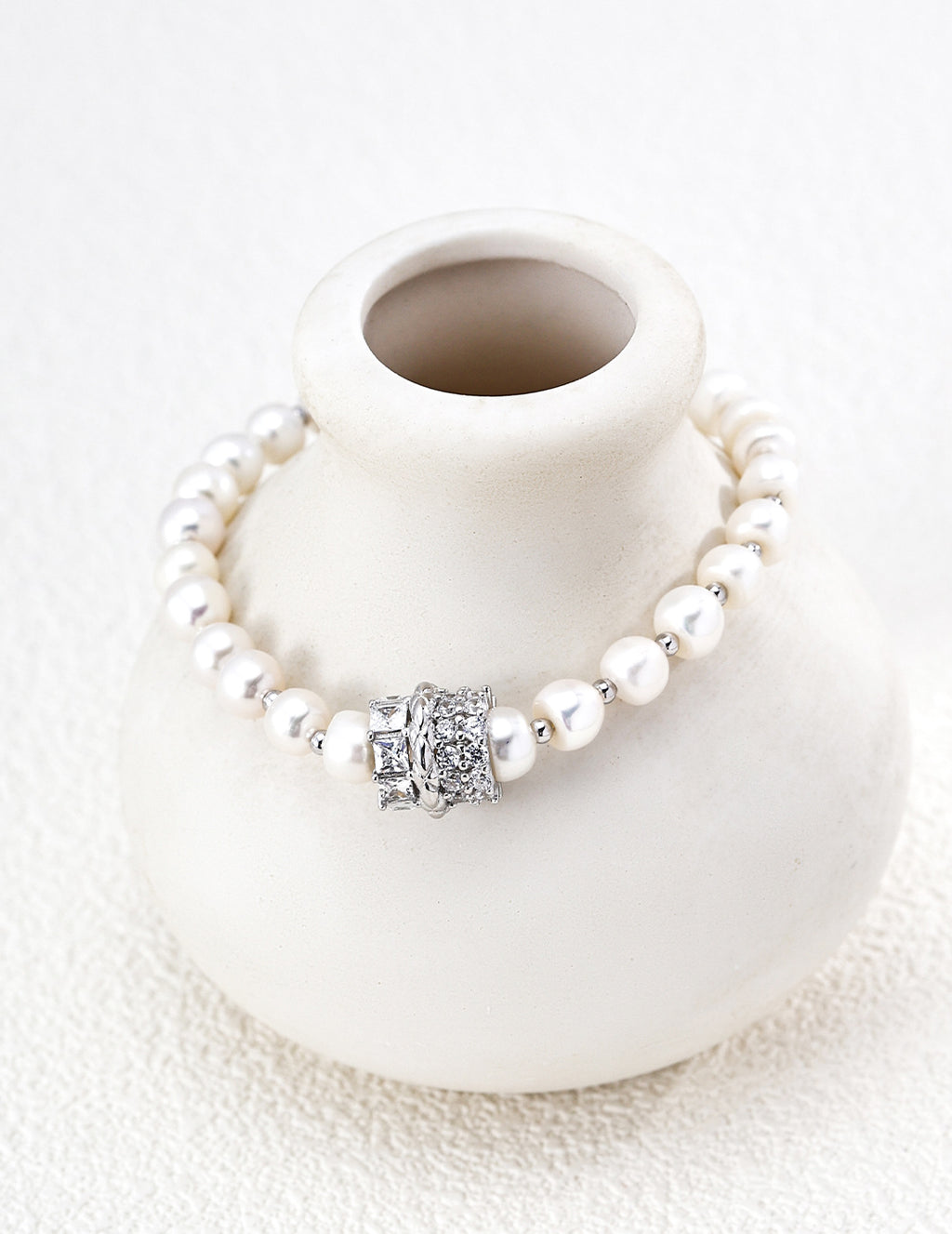 SENLORE Galaxy Pearl Bead Bracelet – Side View