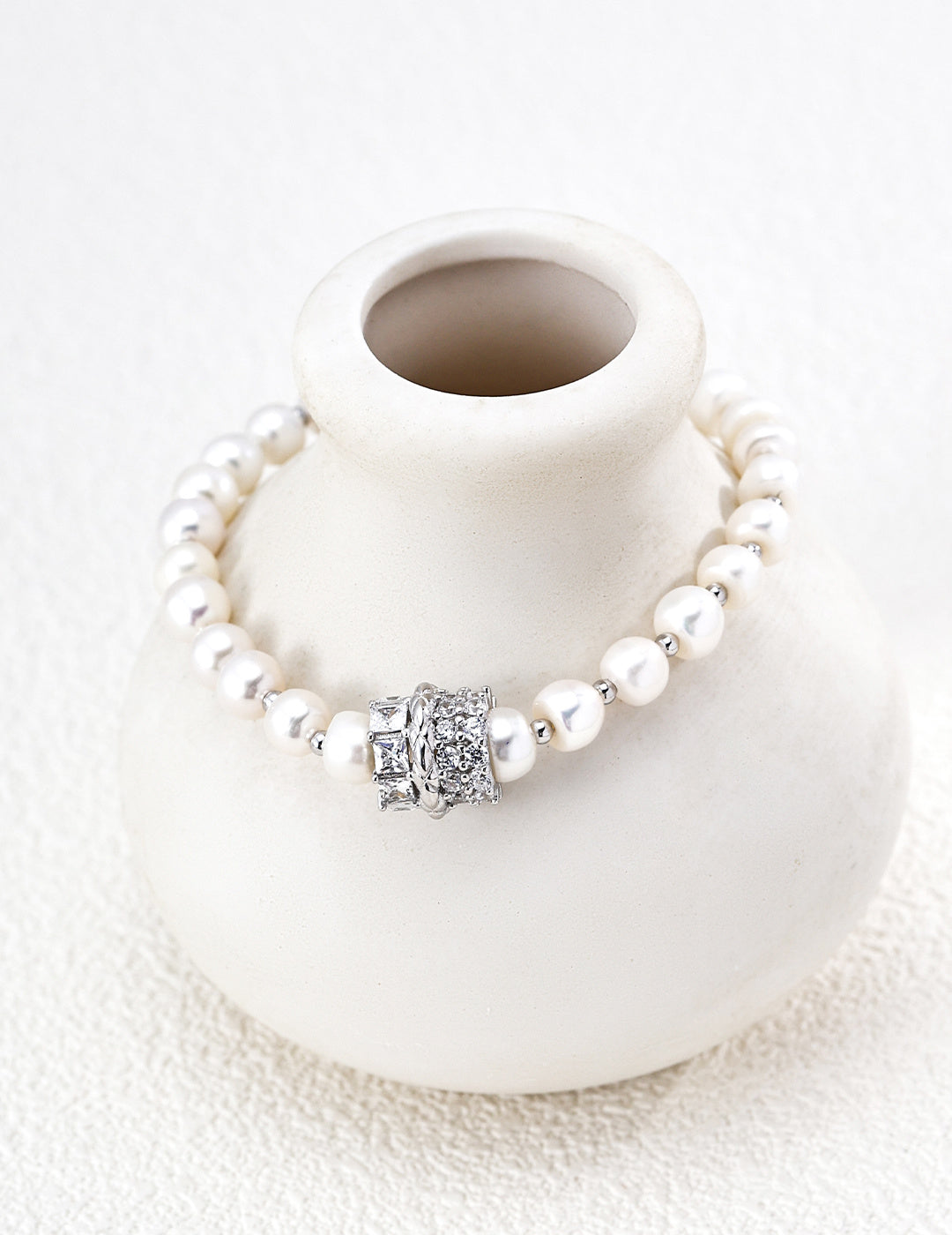 SENLORE Galaxy Pearl Bead Bracelet – Side View
