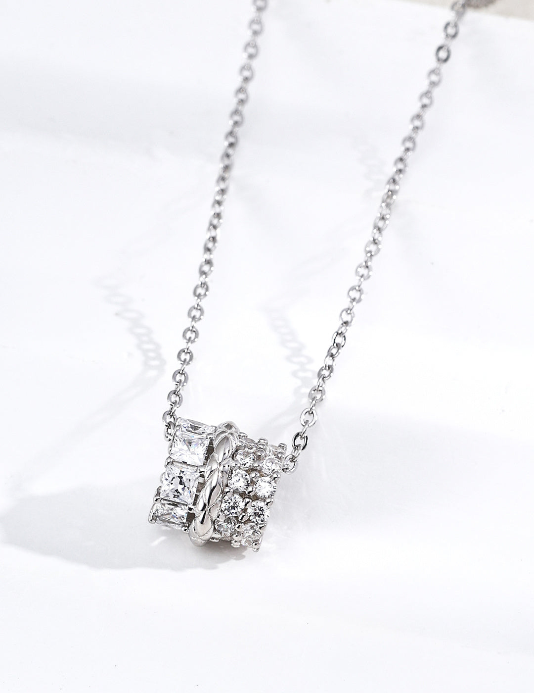 SENLORE Galaxy Zircon Bead Necklace – Side View
