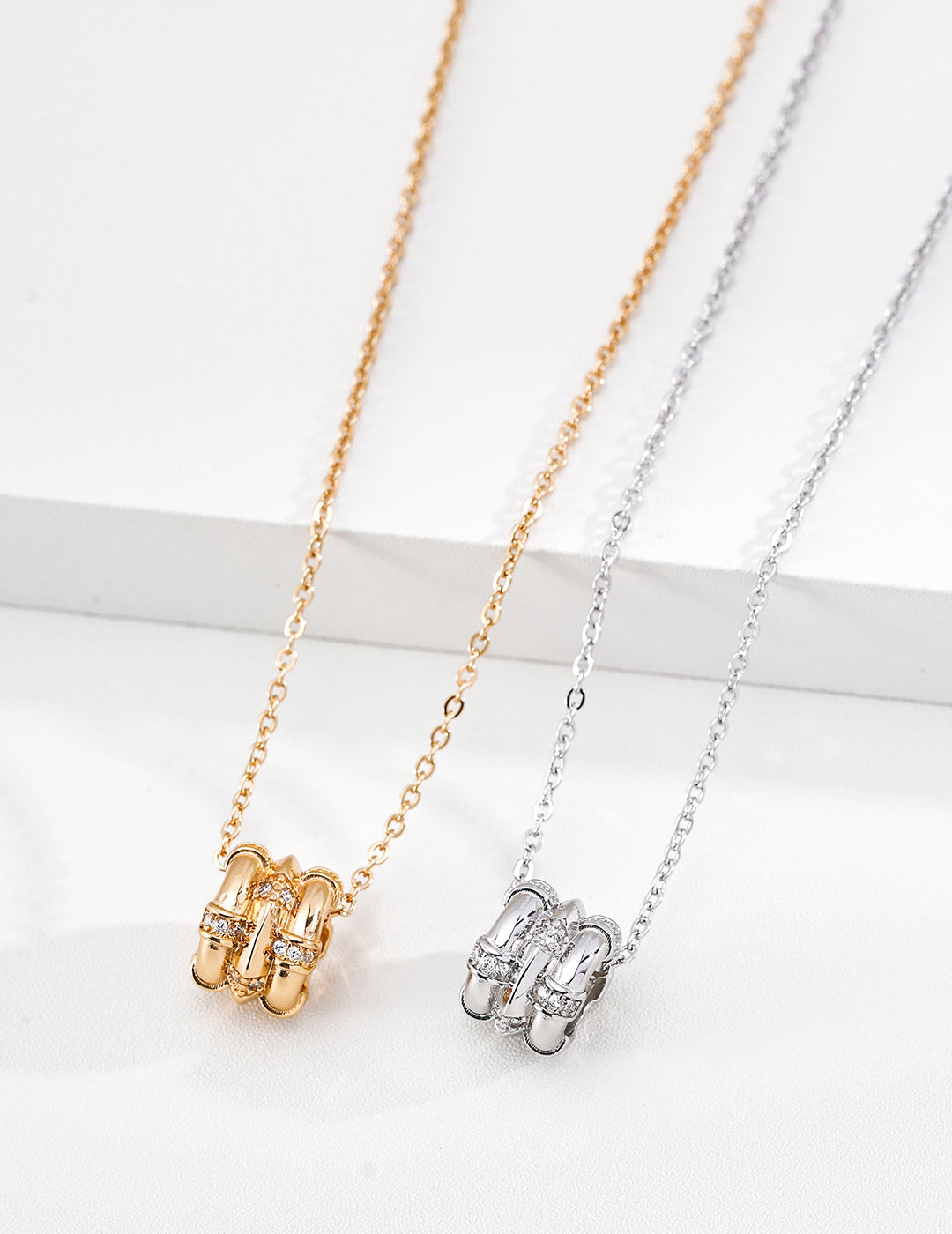 SENLORE Rotating Star Wheel Necklace – Lifestyle Shot
