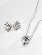 SENLORE Lucky Hoop Necklace – Lifestyle Shot