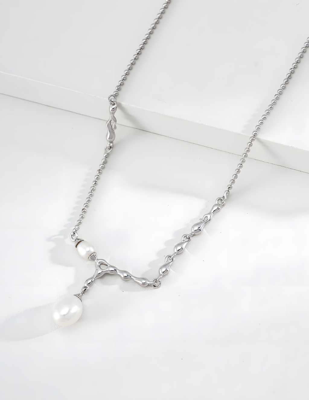 SENLORE Vintage Lava Pearl Necklace – Front View