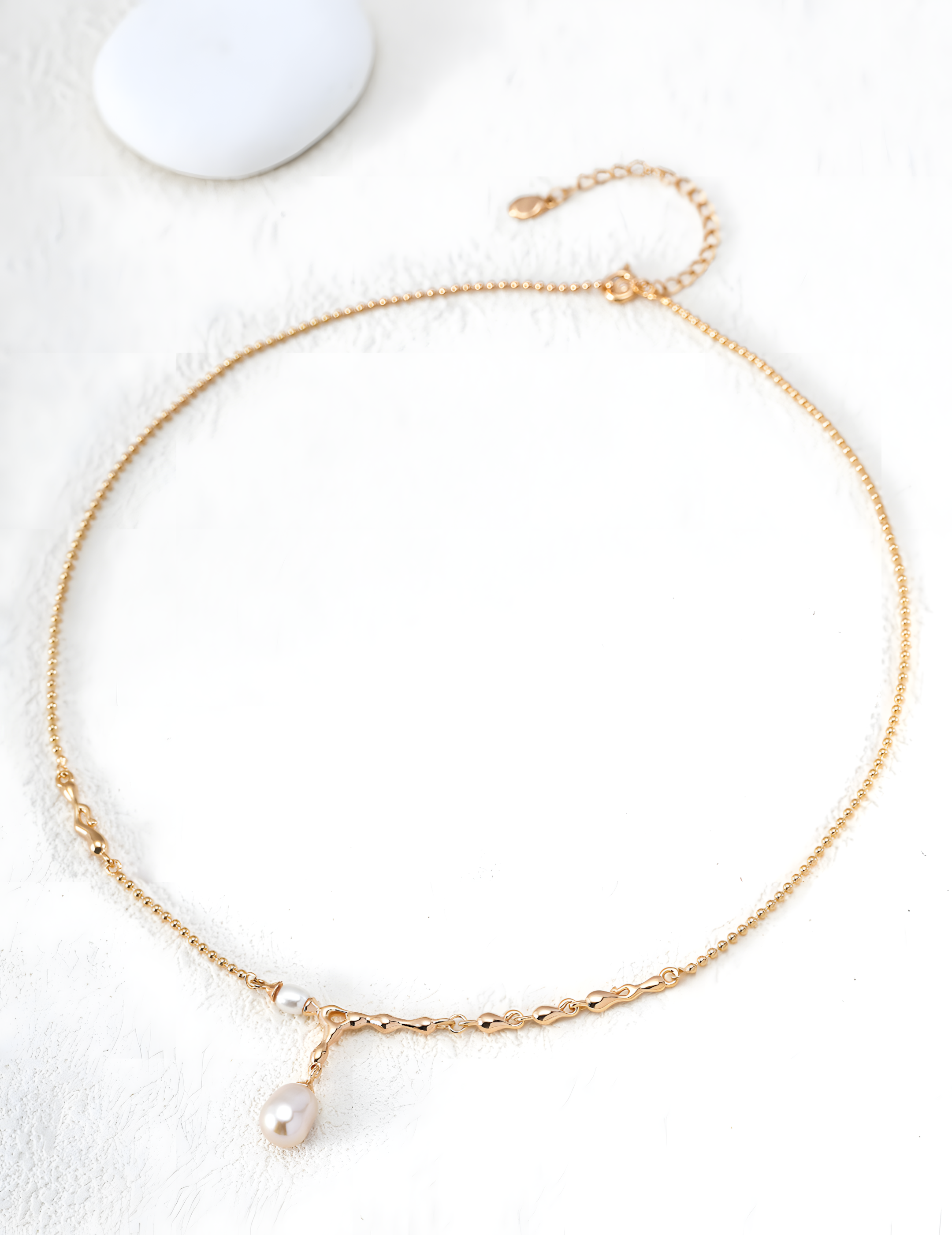 SENLORE Vintage Lava Pearl Necklace – Detail Close-up