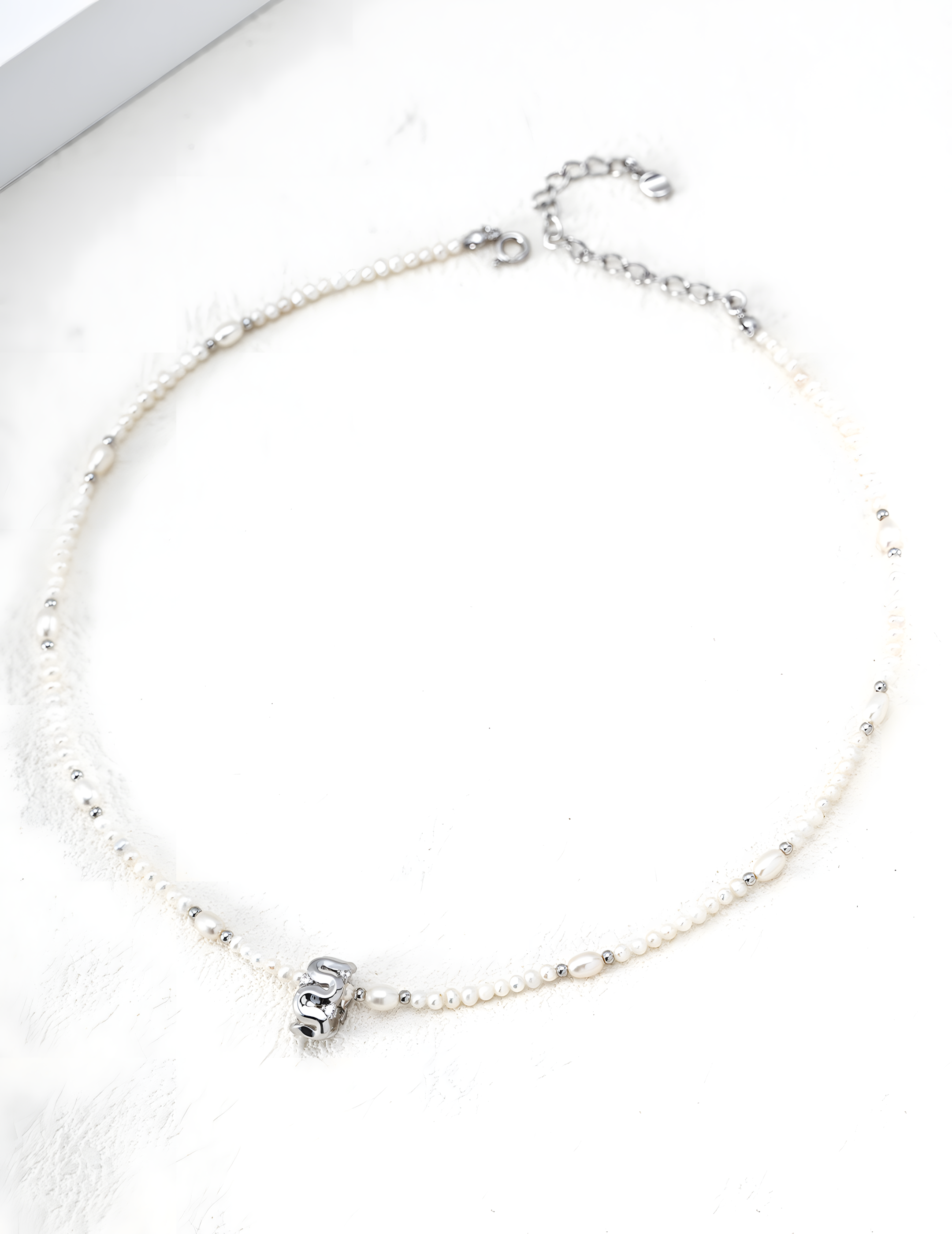 SENLORE Geometric Line Pearl Necklace – Front View