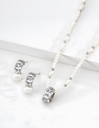 SENLORE Geometric Line Pearl Necklace – Lifestyle Shot
