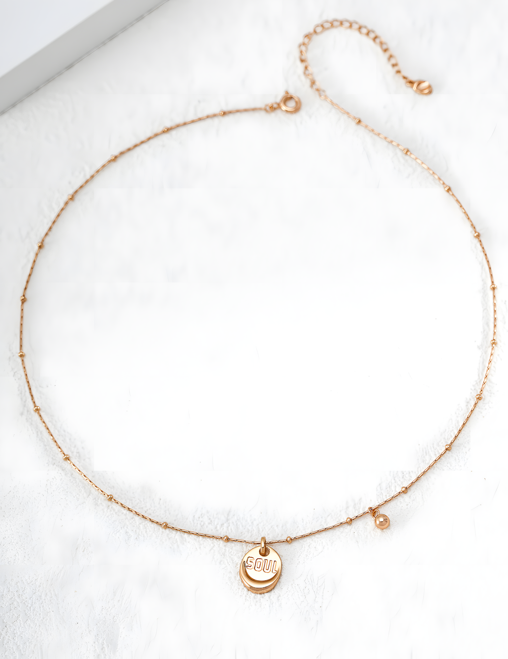 SENLORE Free Minimalist Necklace – Side View