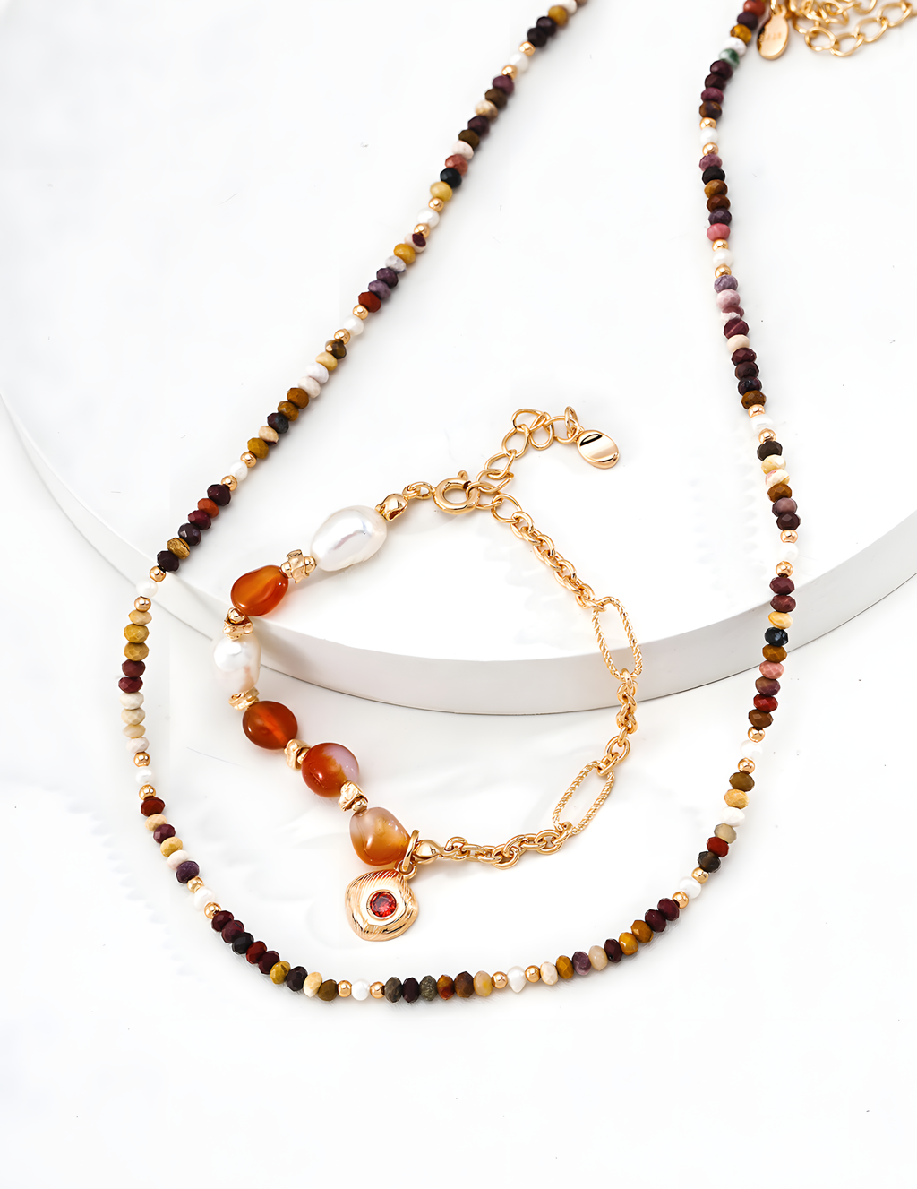 SENLORE Egg Yolk Stone Pearl Necklace – Side View