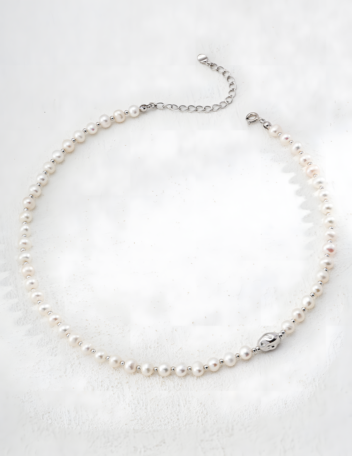 SENLORE Minimalist Pearl Necklace – Front View