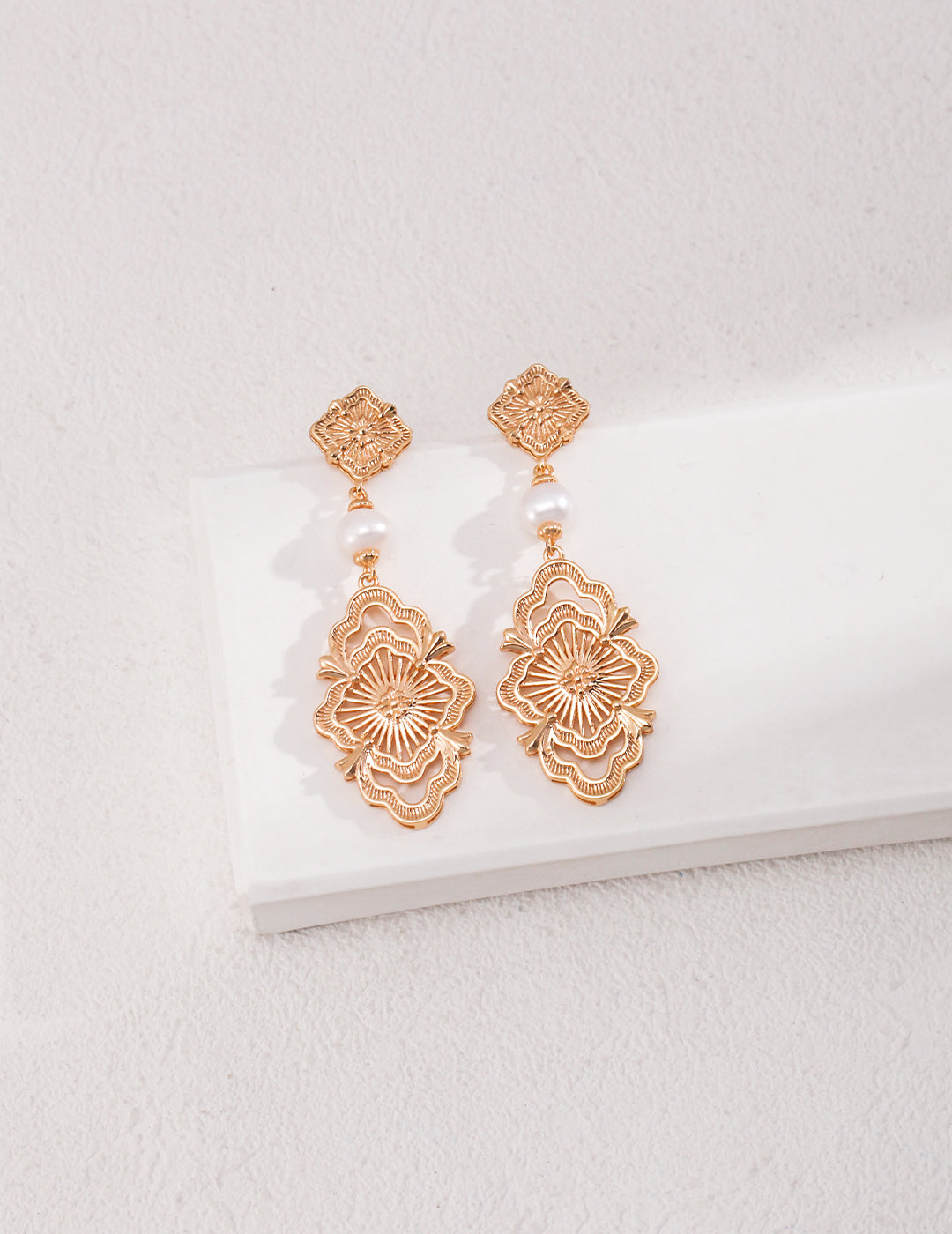 Court Openwork Pearl Earrings — 18K Gold Vermeil, natural freshwater pearl | SENLORE