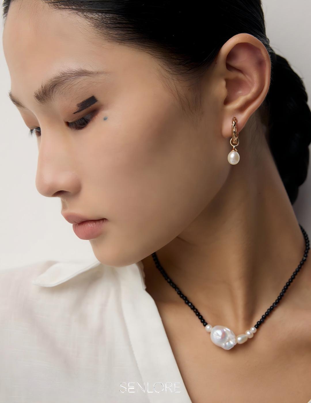 SENLORE Natural Pearl Earrings – Detail Close-up