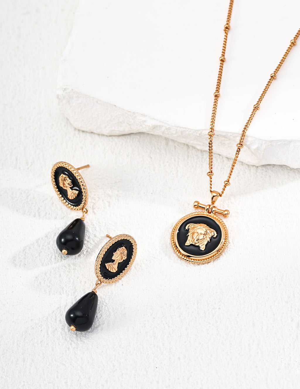 SENLORE Vintage Black Earrings – Front View