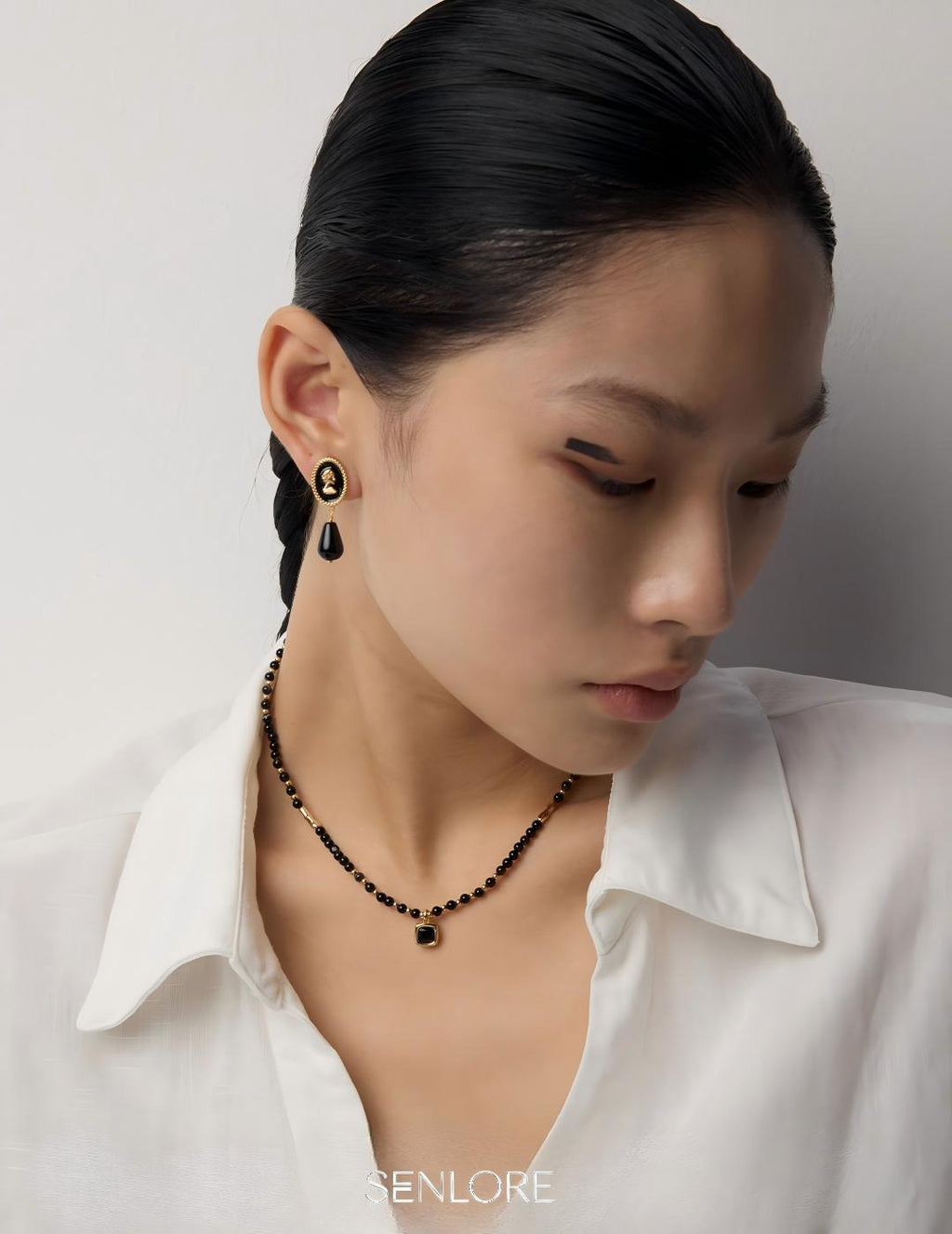 SENLORE Vintage Black Earrings – Lifestyle Shot