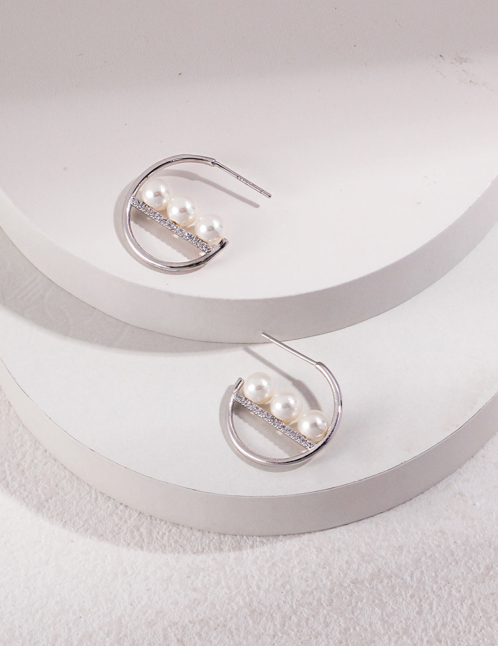 SENLORE Shell Pearl Earrings – Front View