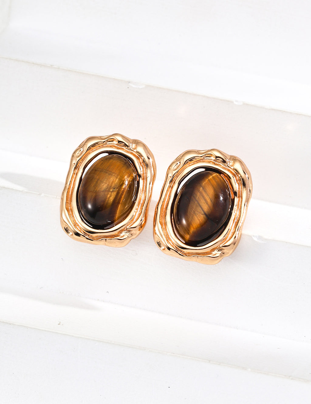 SENLORE Natural Tiger's Eye Earrings – Detail Close-up