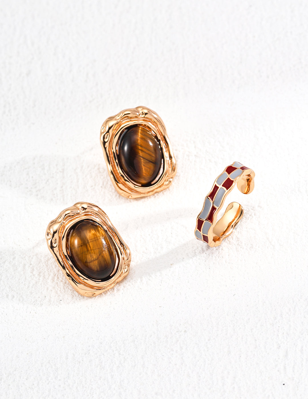 SENLORE Natural Tiger's Eye Earrings – Lifestyle Shot
