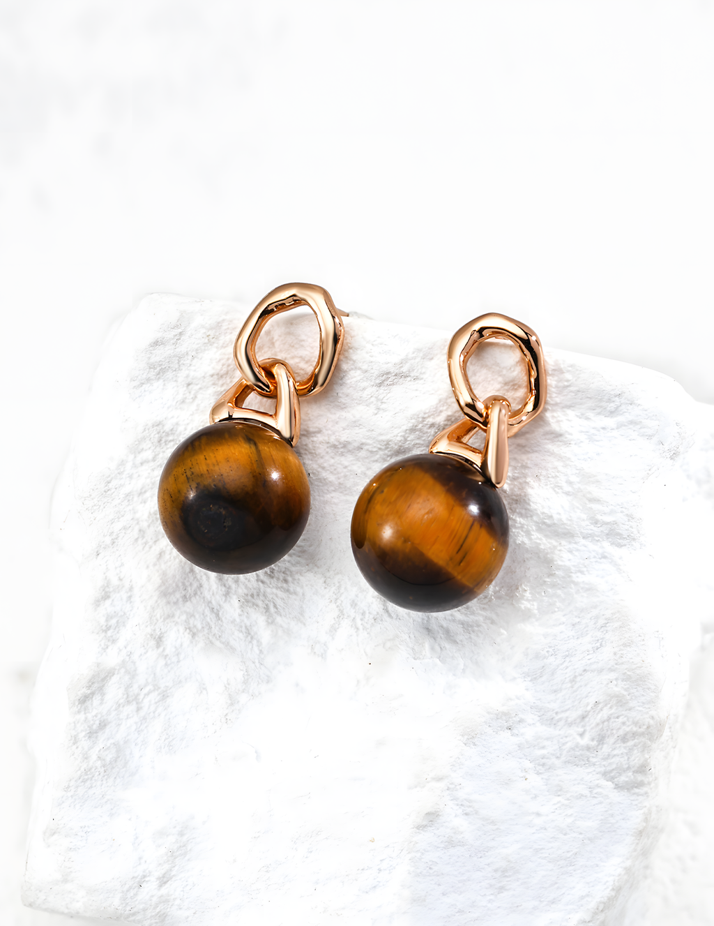 SENLORE Natural Tiger's Eye Earrings – Detail Close-up