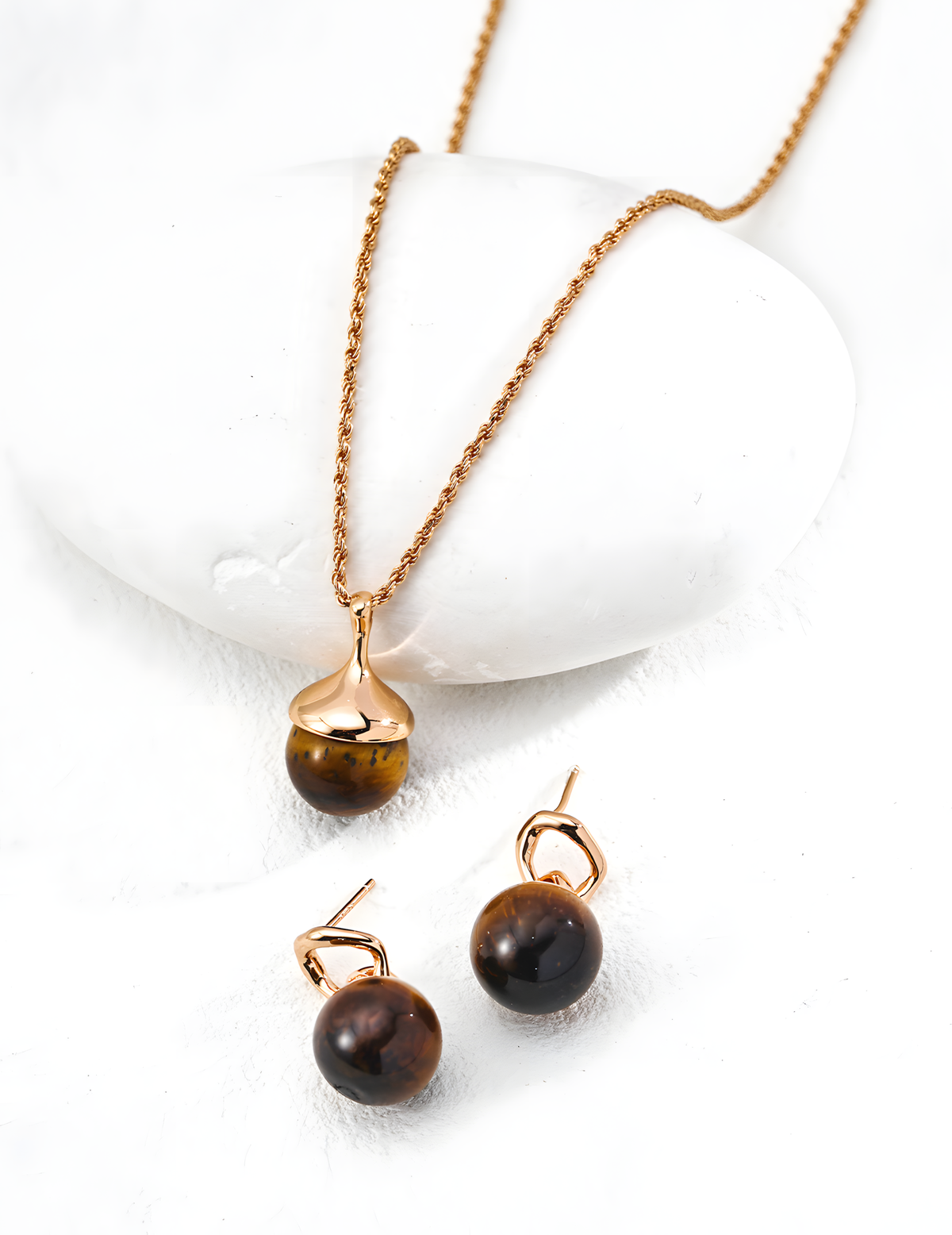 SENLORE Natural Tiger's Eye Earrings – Lifestyle Shot