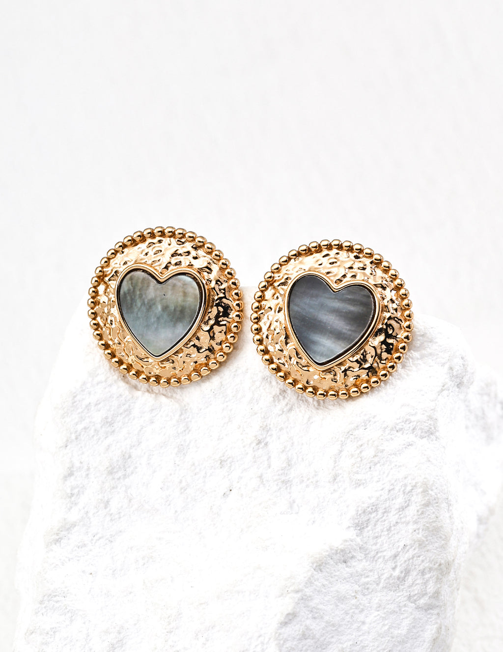 SENLORE Iridescent Shell Earrings – Detail Close-up
