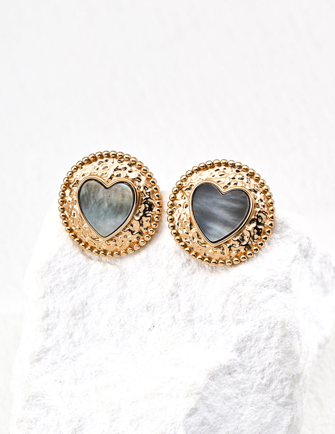 SENLORE Iridescent Shell Earrings – Detail Close-up