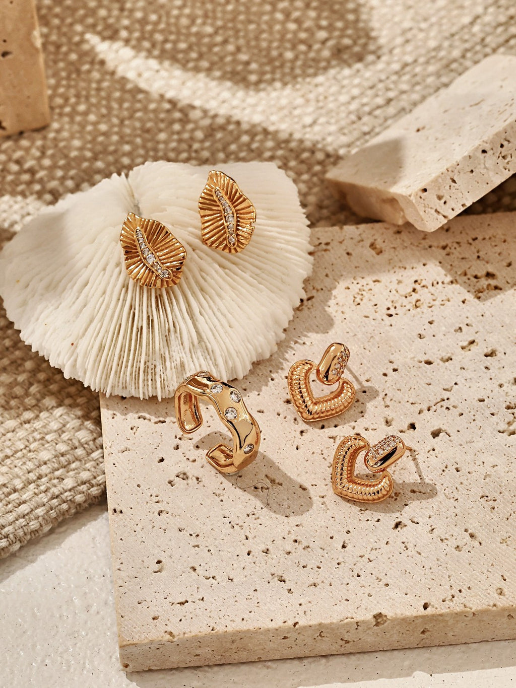 SENLORE Vintage Leaf Earrings – Front View