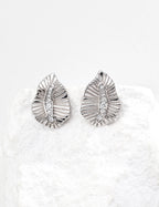 SENLORE Vintage Leaf Earrings – Side View