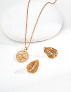 SENLORE Vintage Leaf Earrings – Lifestyle Shot