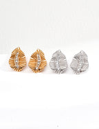 SENLORE Vintage Leaf Earrings – Lifestyle Shot