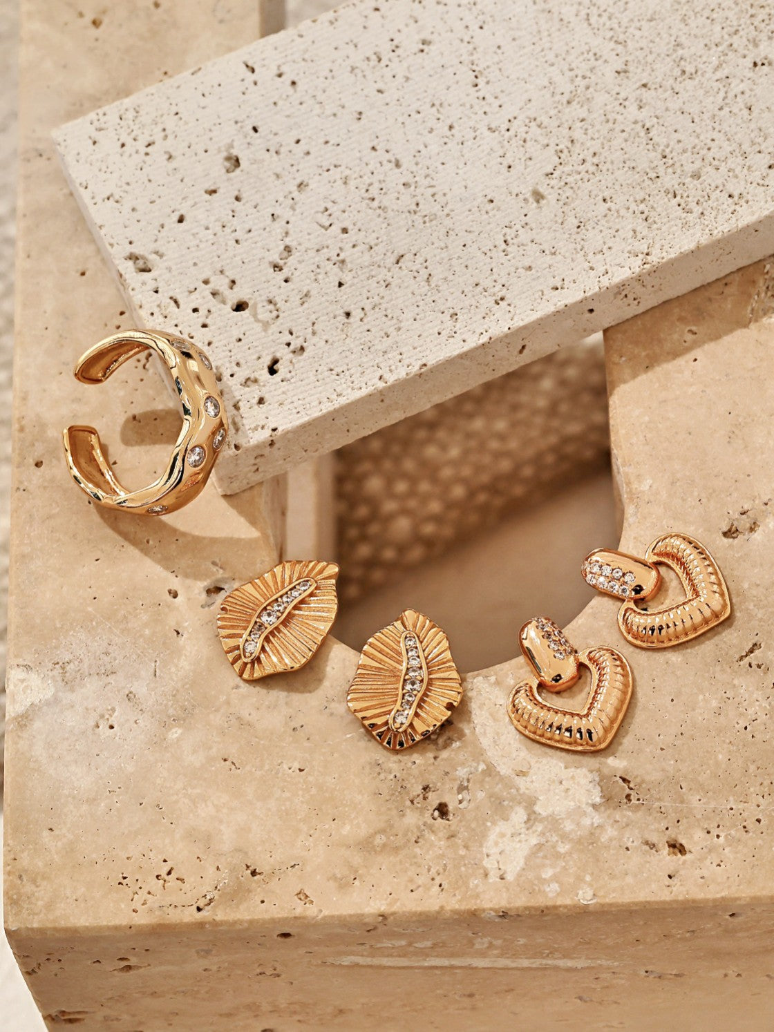SENLORE Vintage Leaf Earrings – Lifestyle Shot