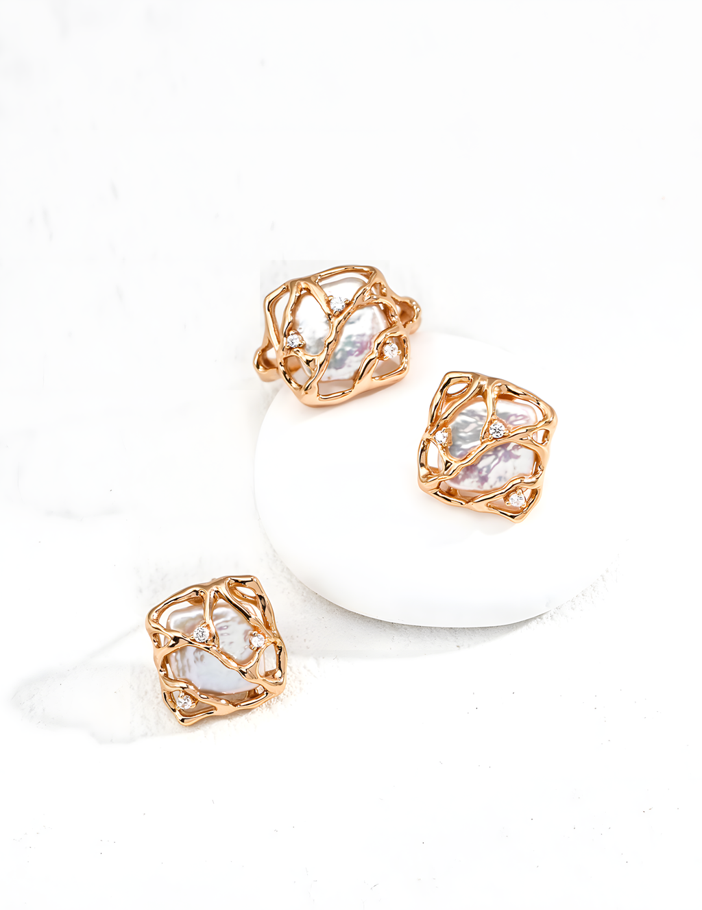 SENLORE Unique Design Pearl Earrings – Lifestyle Shot
