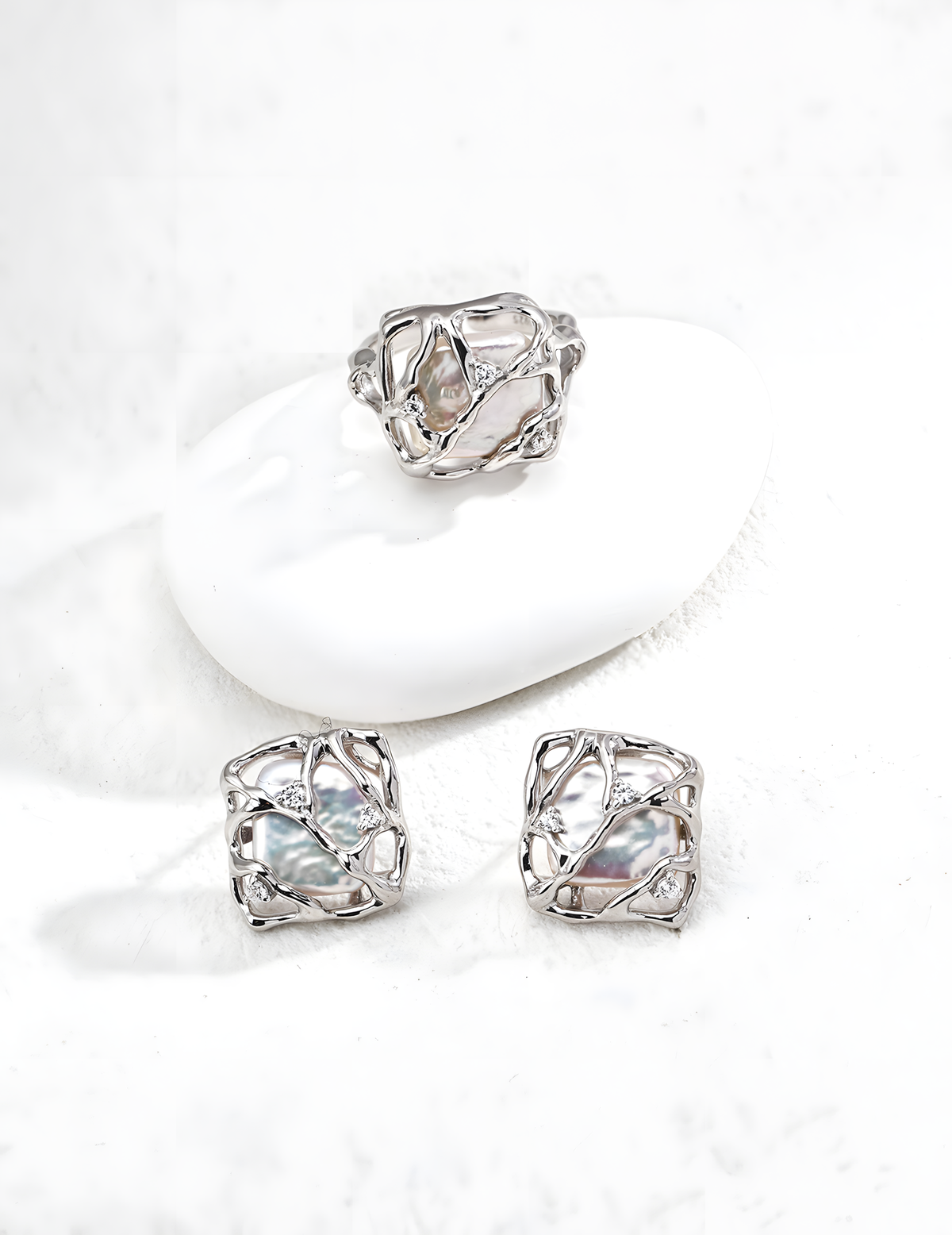 SENLORE Unique Design Pearl Earrings – Lifestyle Shot