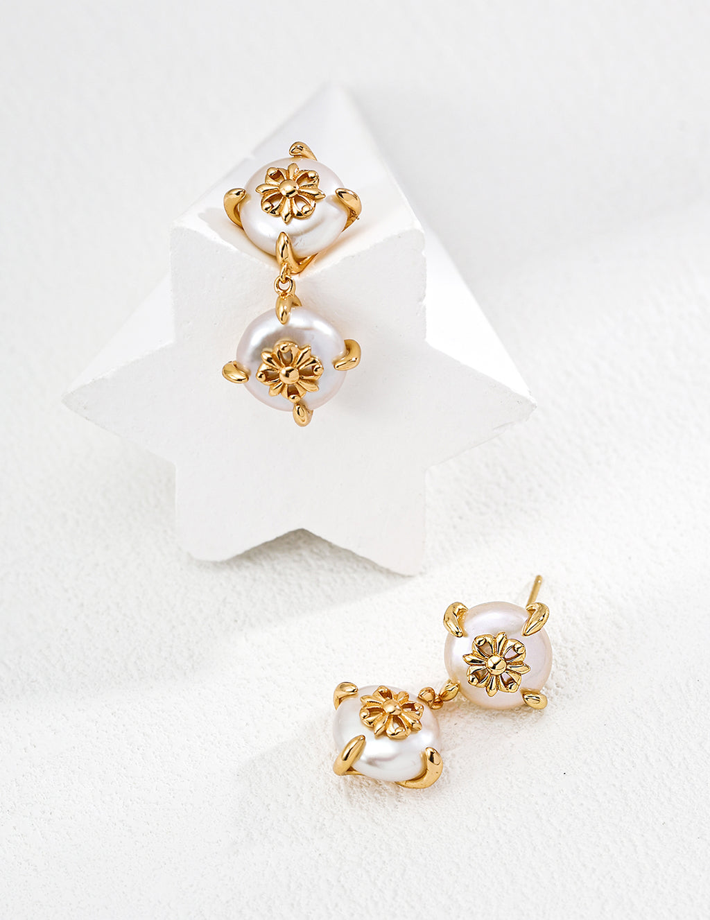 SENLORE Vintage Iris Pearl Earrings – Front View