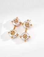 SENLORE Vintage Iris Pearl Earrings – Detail Close-up