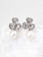 SENLORE Minimalist Clover Earrings – Side View