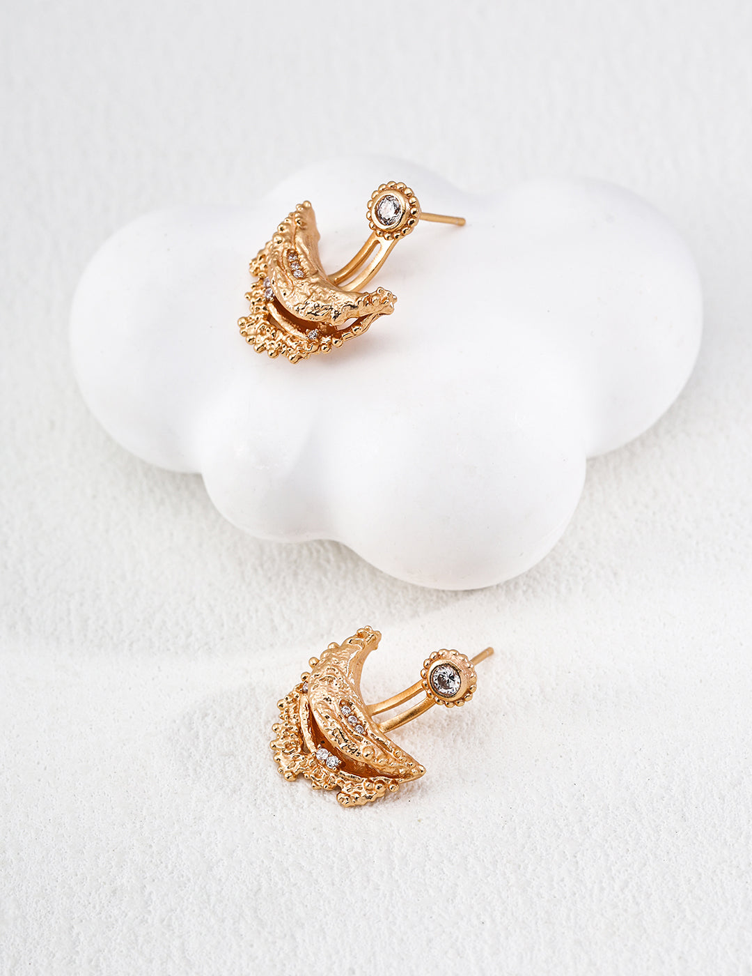 SENLORE Vintage Zircon Earrings – Side View