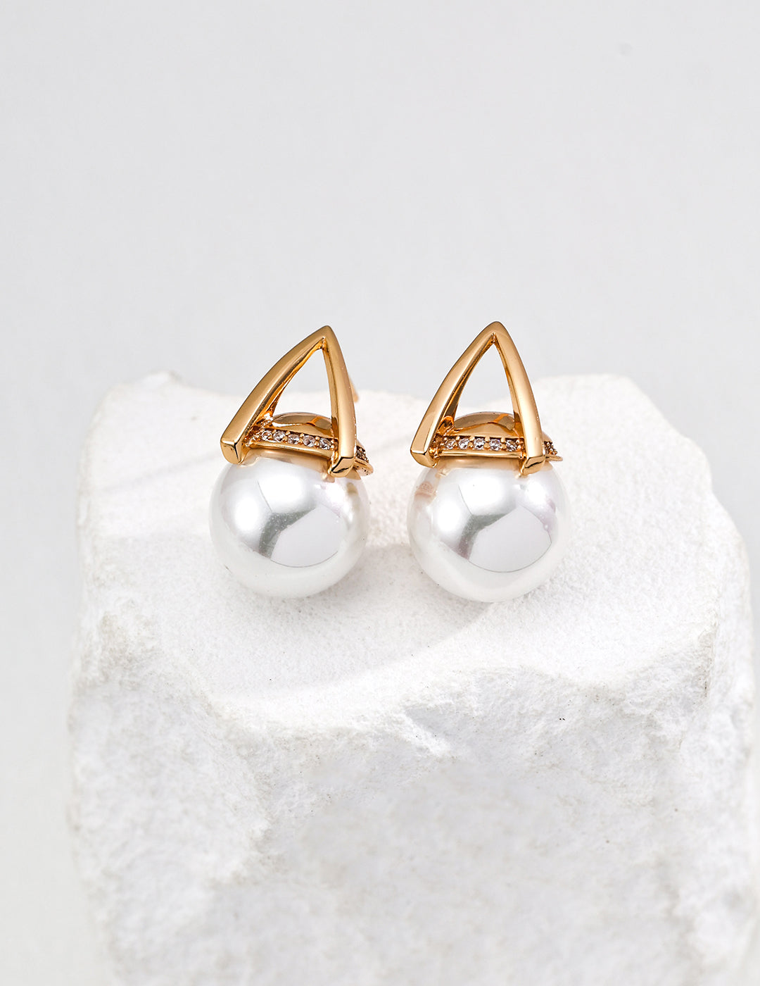 Round Pearl Earrings — 18K Gold Vermeil, natural freshwater pearl | SENLORE