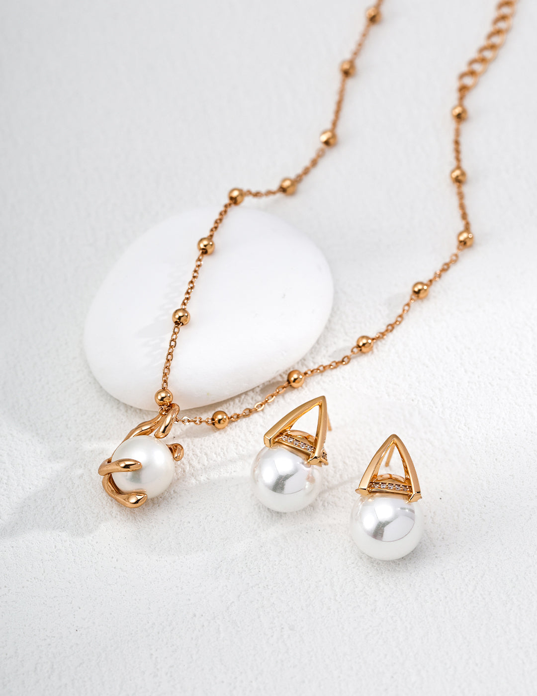 Round Pearl Earrings — 18K Gold Vermeil, natural freshwater pearl | SENLORE
