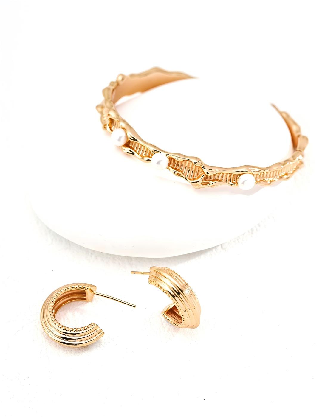 Simple Line Earrings — Sterling Silver, 18K Gold Vermeil | SENLORE
