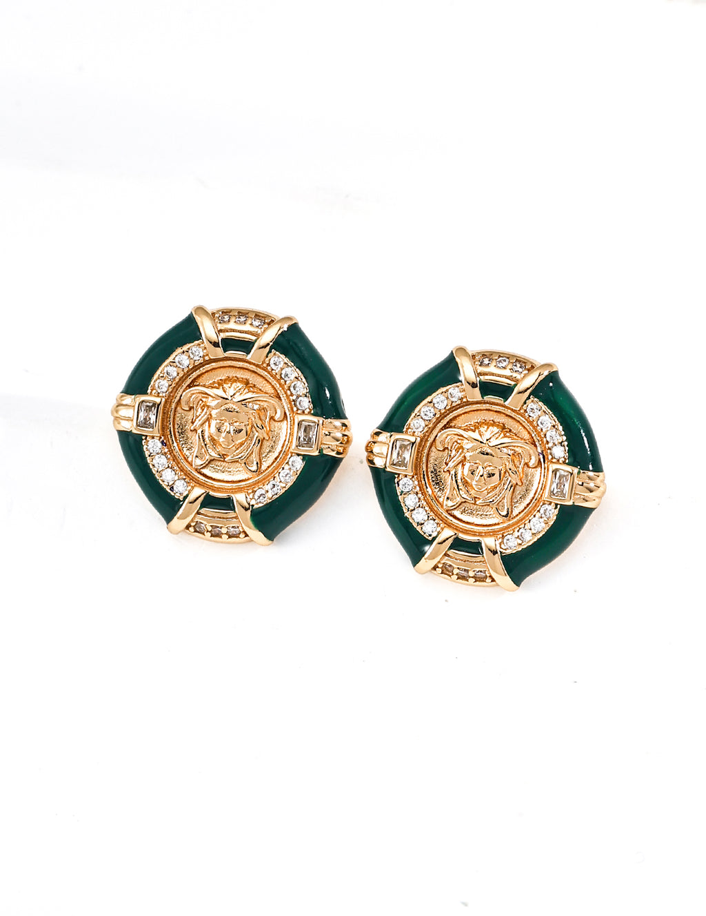 SENLORE Vintage Medusa Earrings – Detail Close-up