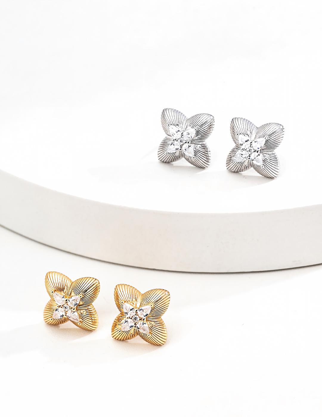 Classic Four-Leaf Clover Zircon Ring — Sterling Silver, 18K Gold Vermeil, cubic zirconia | SENLORE