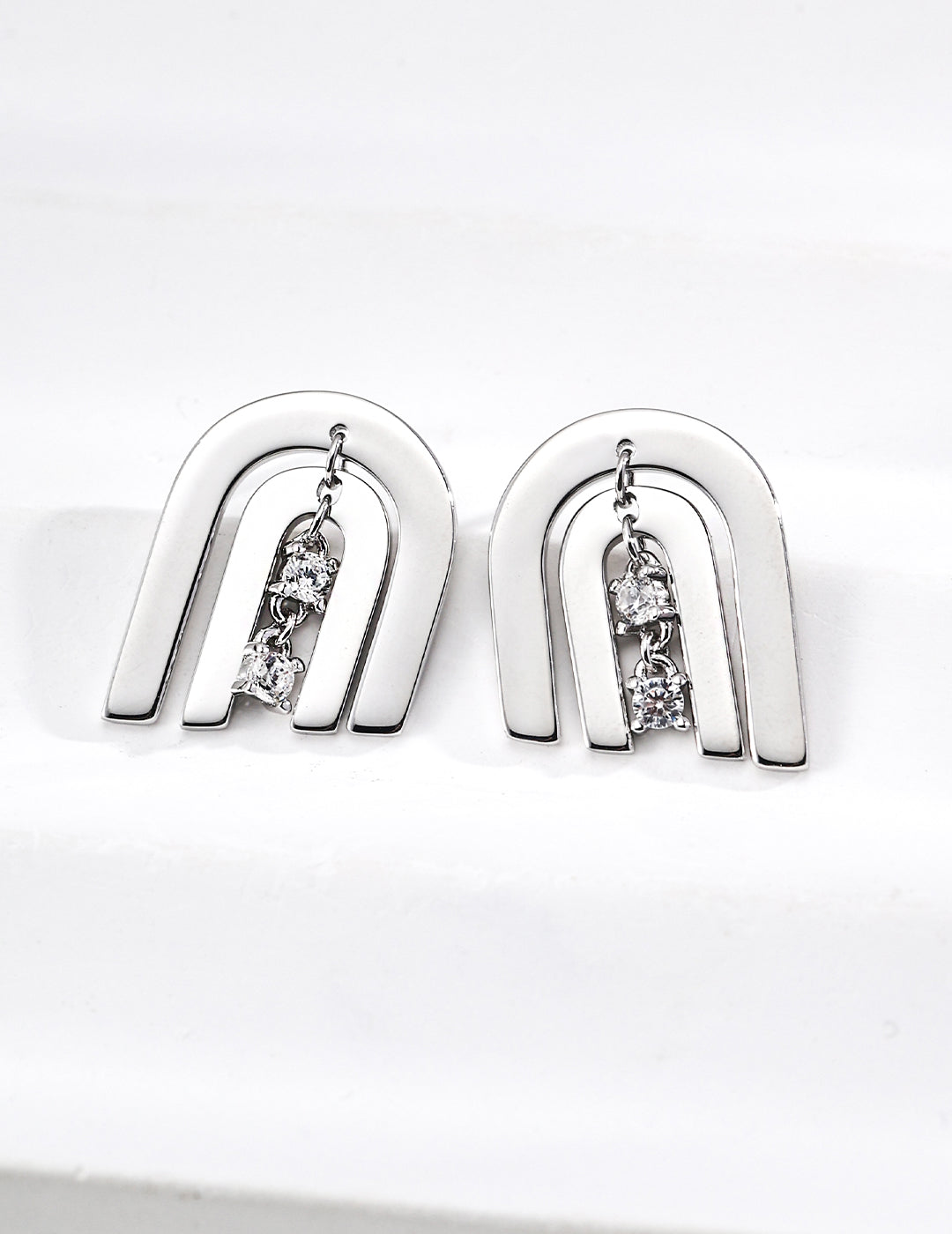 SENLORE Minimalist Aesthetic Earrings – Side View