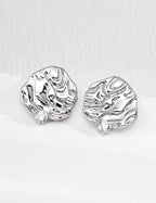 SENLORE Vintage Wave Zircon Earrings – Lifestyle Shot