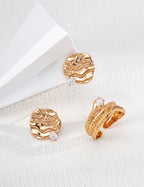 SENLORE Vintage Wave Zircon Earrings – Lifestyle Shot