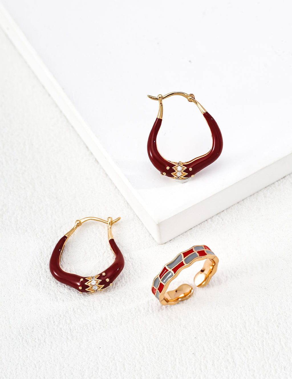 SENLORE Minimalist Dainty Red Enamel Earrings – Front View